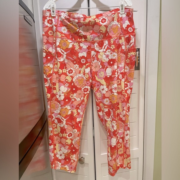 Avia Pants - New Avia Fashion Bold Floral Print Capri Length Legging Recycled Poly XXL 20